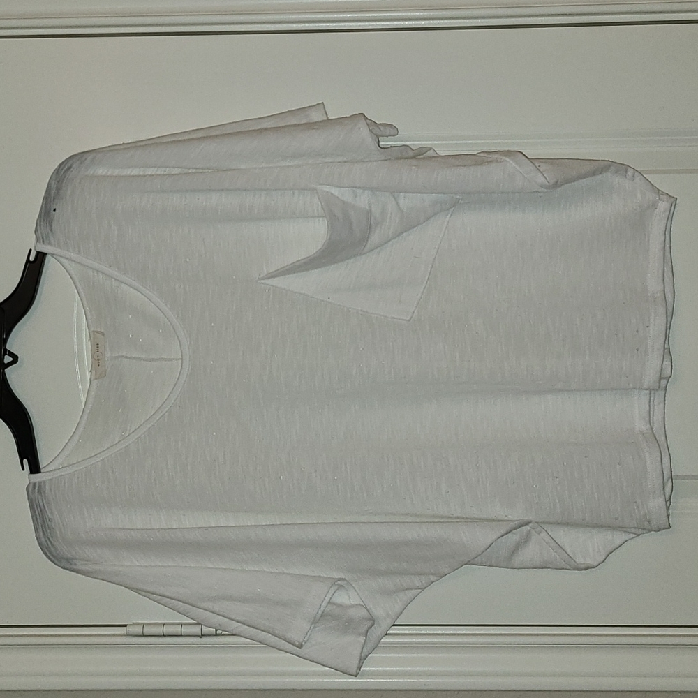 Bat sleeve style shirt